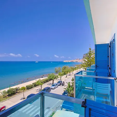 Tourist 3* Чефалу