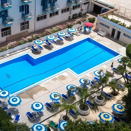 Tourist 3* Чефалу