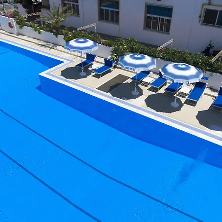 Готель Tourist