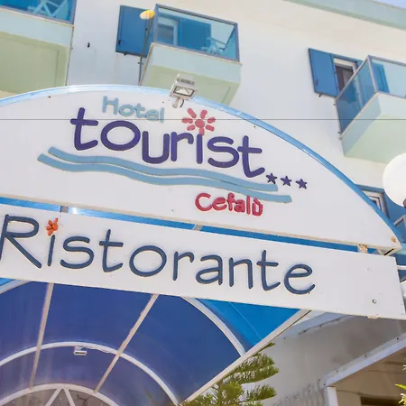 Tourist Готель Чефалу