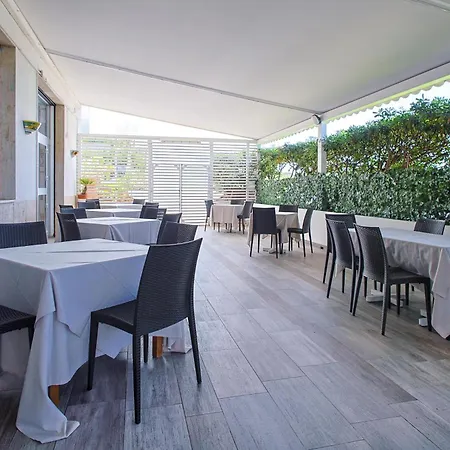 Tourist Hotell 3*