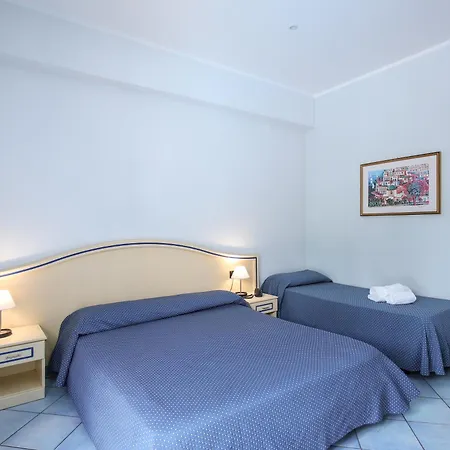 Tourist Hotell 3*