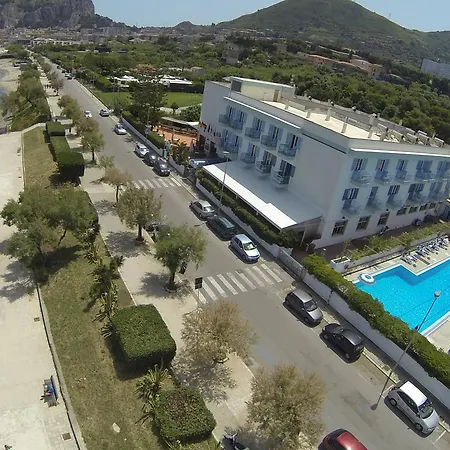 Hotel Tourist 3*