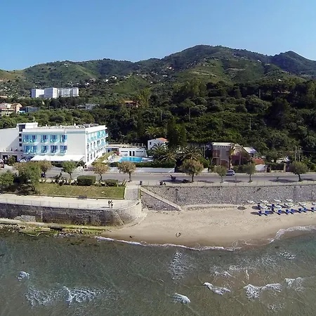 Tourist Hotel