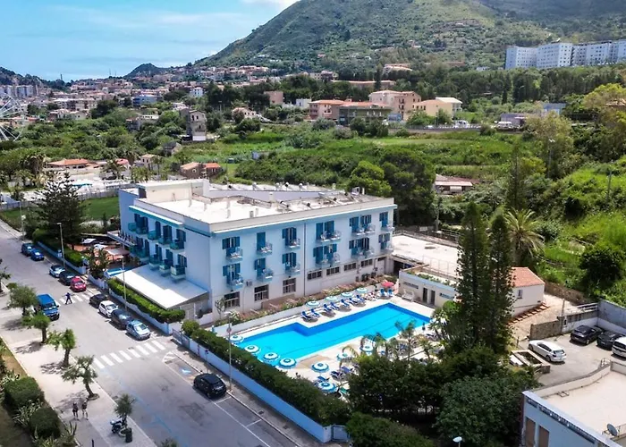 Tourist Szálloda 3*