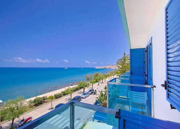 Tourist 3* Чефалу