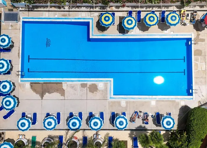 Tourist Чефалу