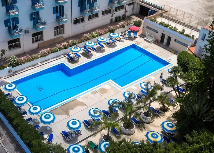 Tourist 3* Чефалу