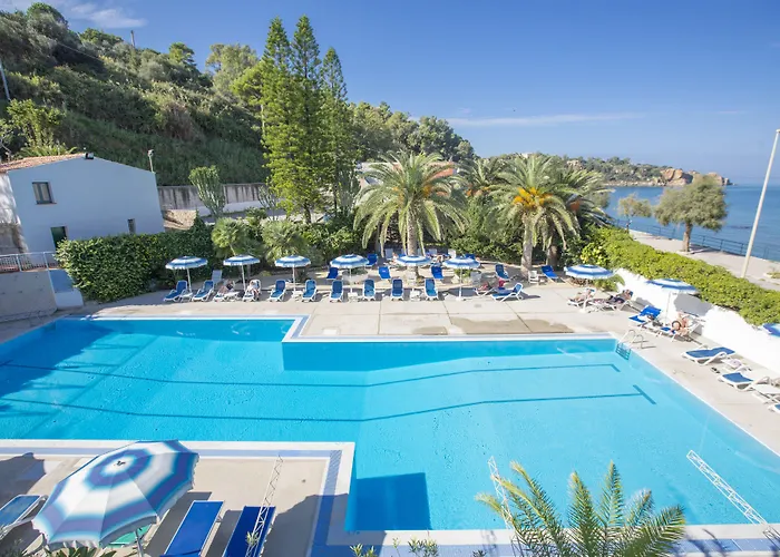 Tourist Чефалу