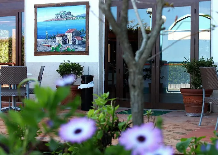 Отель Tourist 3*